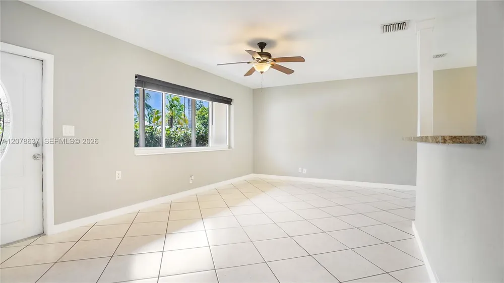 903 NE 2nd St Hallandale Beach, FL 33009