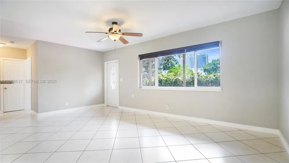 903 NE 2nd St Hallandale Beach, FL 33009