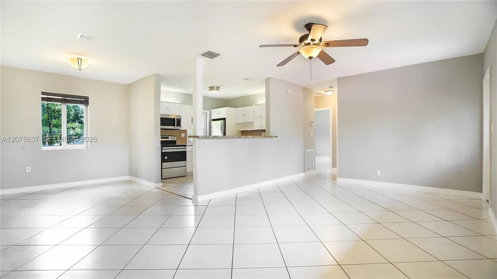 903 NE 2nd St Hallandale Beach, FL 33009