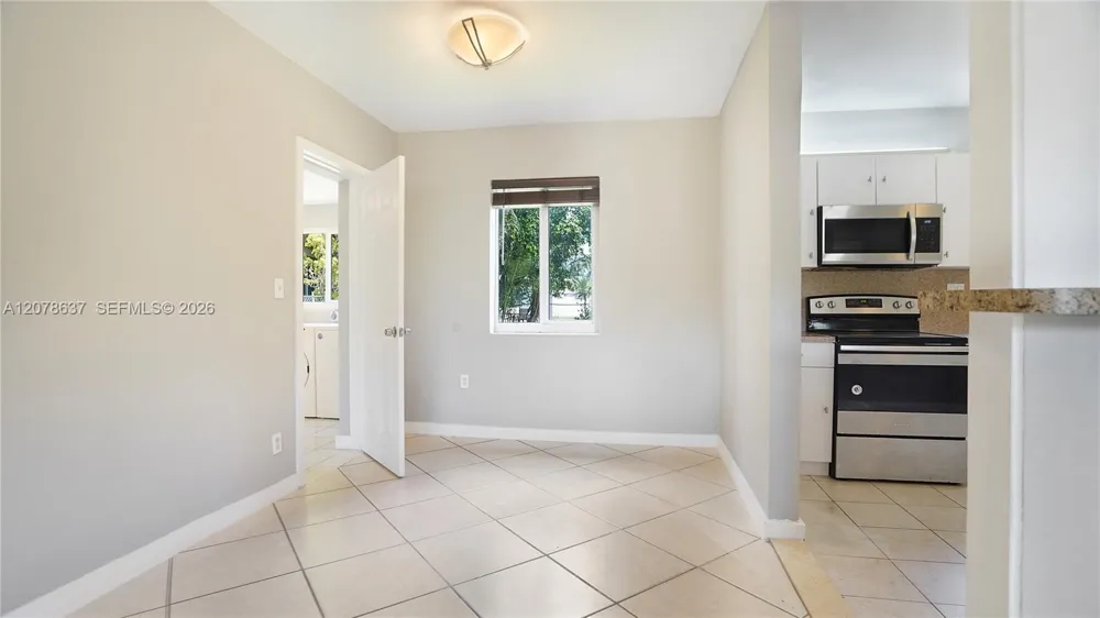 903 NE 2nd St Hallandale Beach, FL 33009