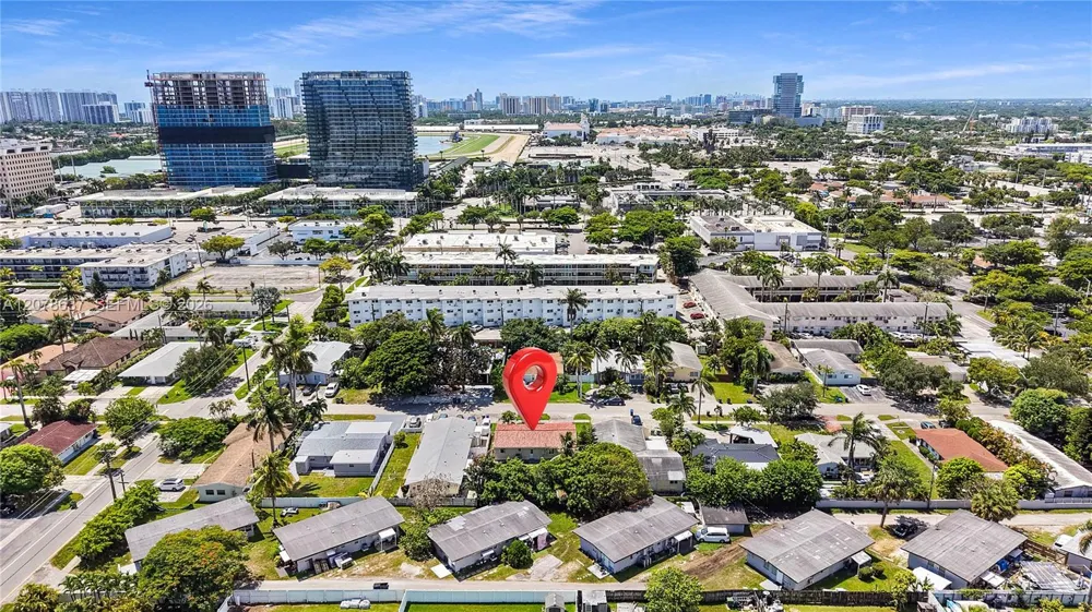 903 NE 2nd St Hallandale Beach, FL 33009