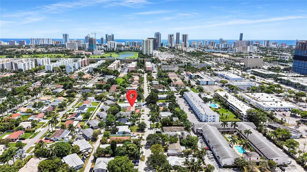 903 NE 2nd St Hallandale Beach, FL 33009