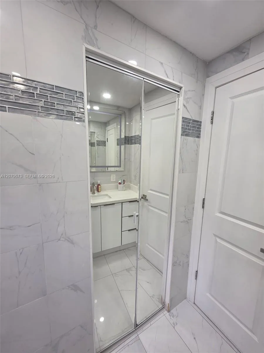 715 NW 30th Ct #1 Wilton Manors, FL 33311
