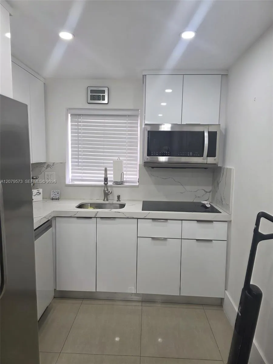715 NW 30th Ct #1 Wilton Manors, FL 33311