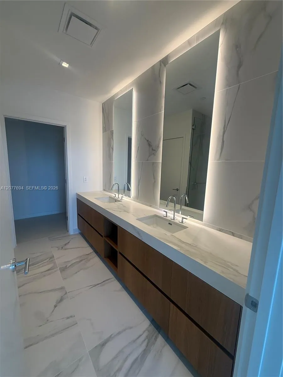 1400 Biscayne Blvd #209 Miami, FL 33132