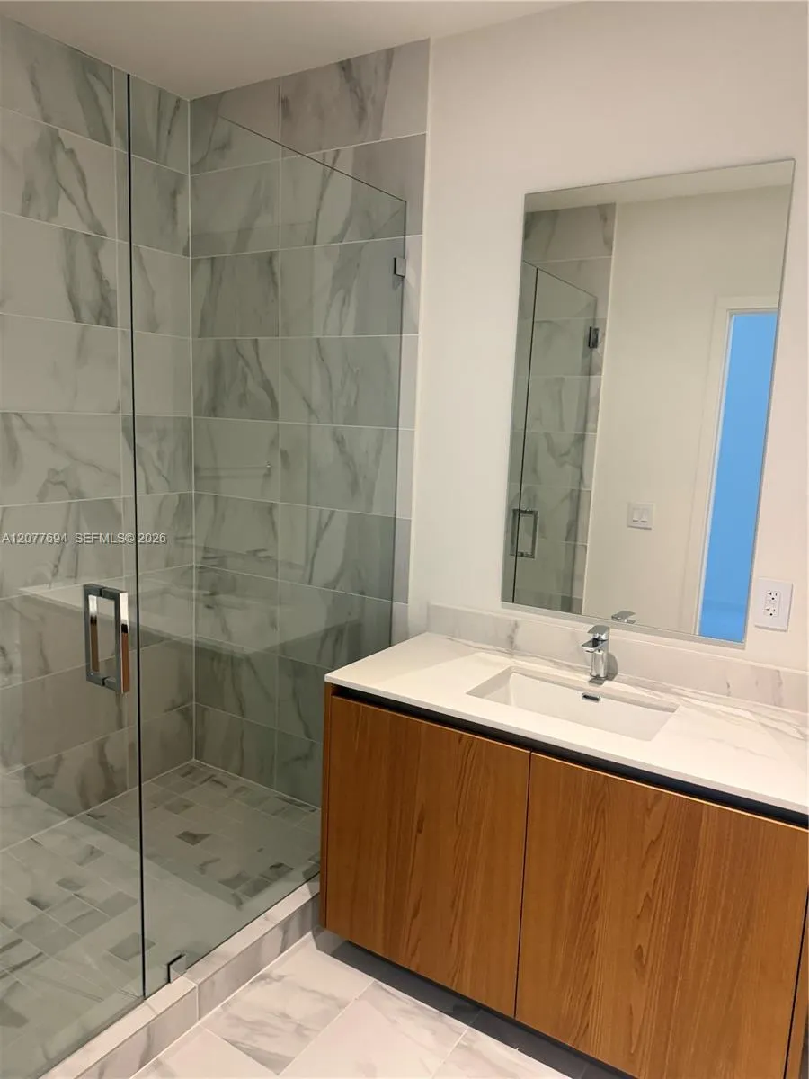 1400 Biscayne Blvd #209 Miami, FL 33132