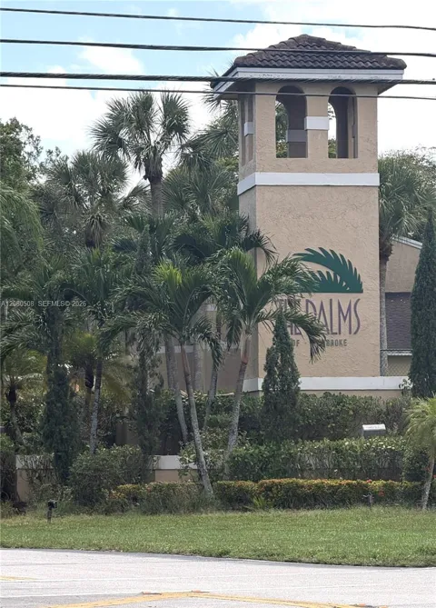 351 Palm Way #303