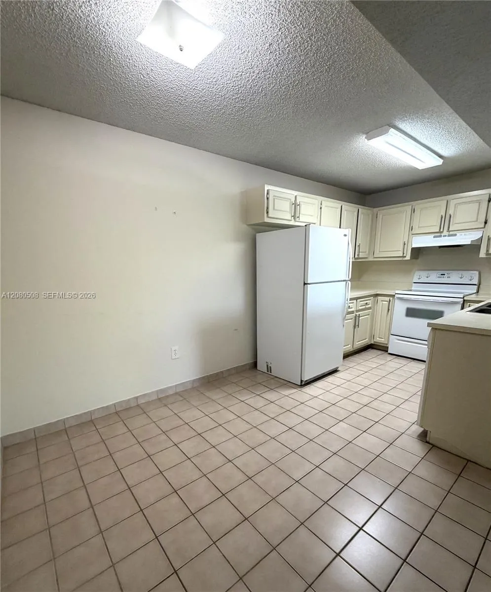 351 Palm Way #303 Pembroke Pines, FL 33025
