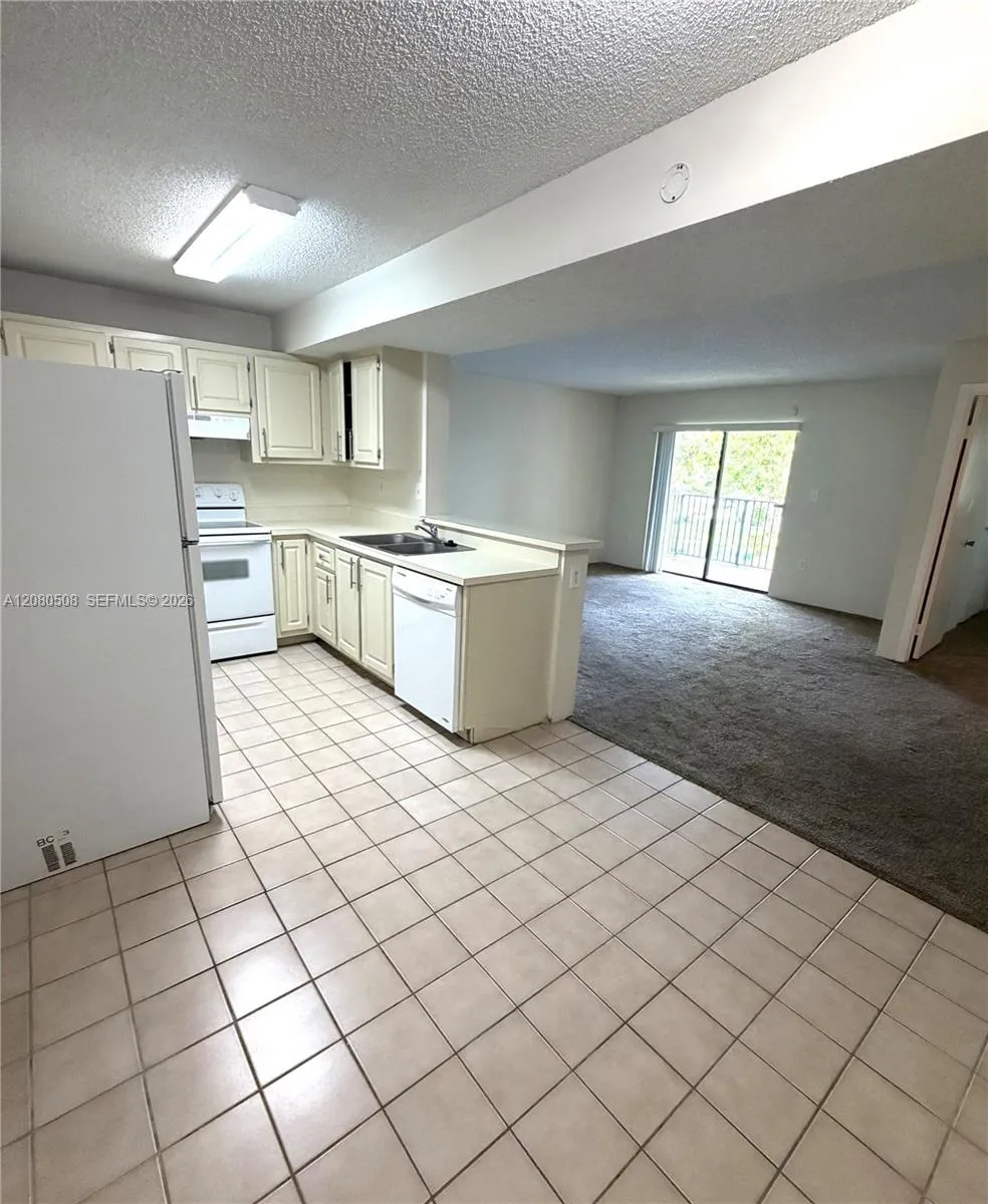 351 Palm Way #303 Pembroke Pines, FL 33025