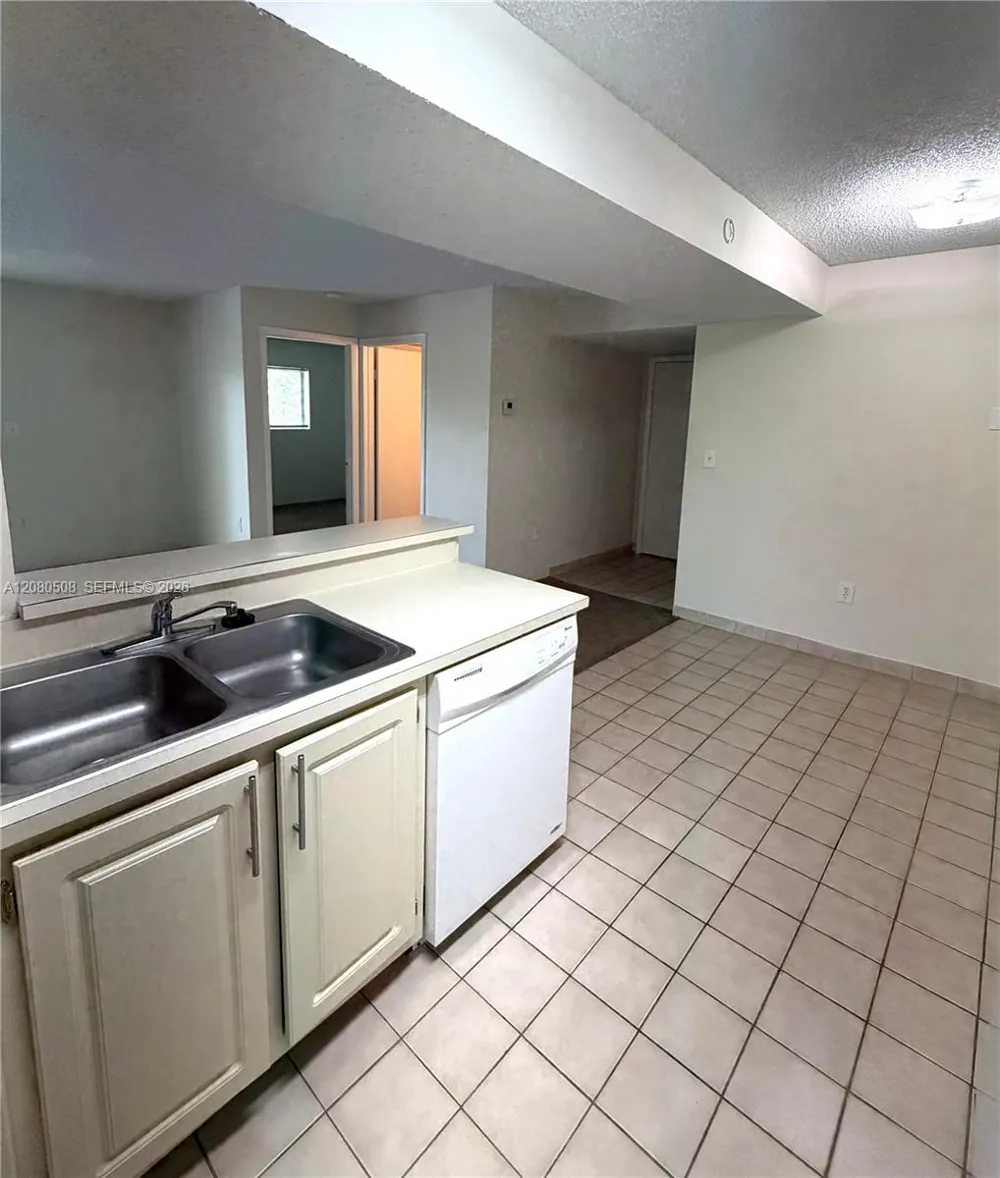 351 Palm Way #303 Pembroke Pines, FL 33025