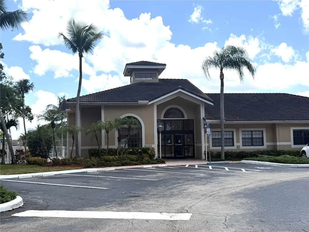 351 Palm Way #303 Pembroke Pines, FL 33025
