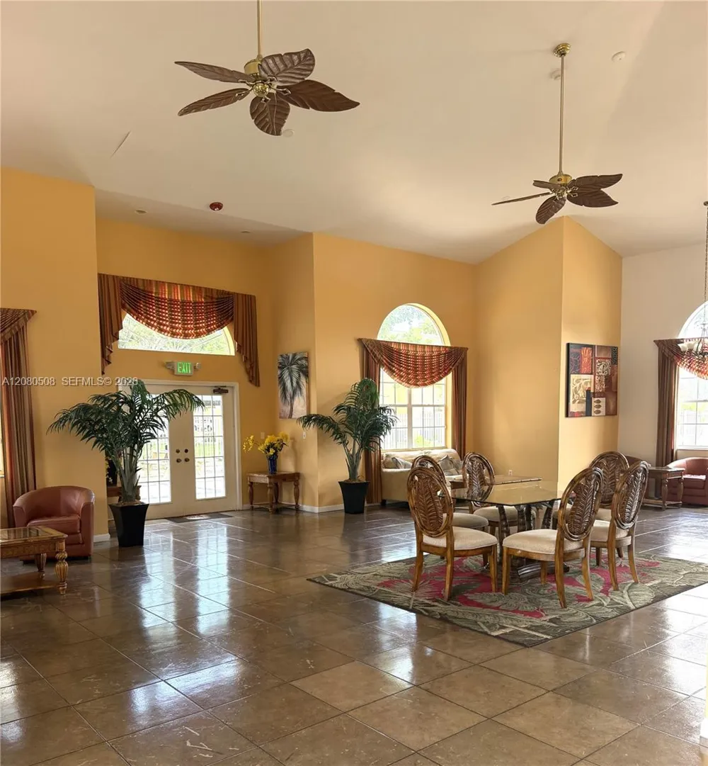 351 Palm Way #303 Pembroke Pines, FL 33025