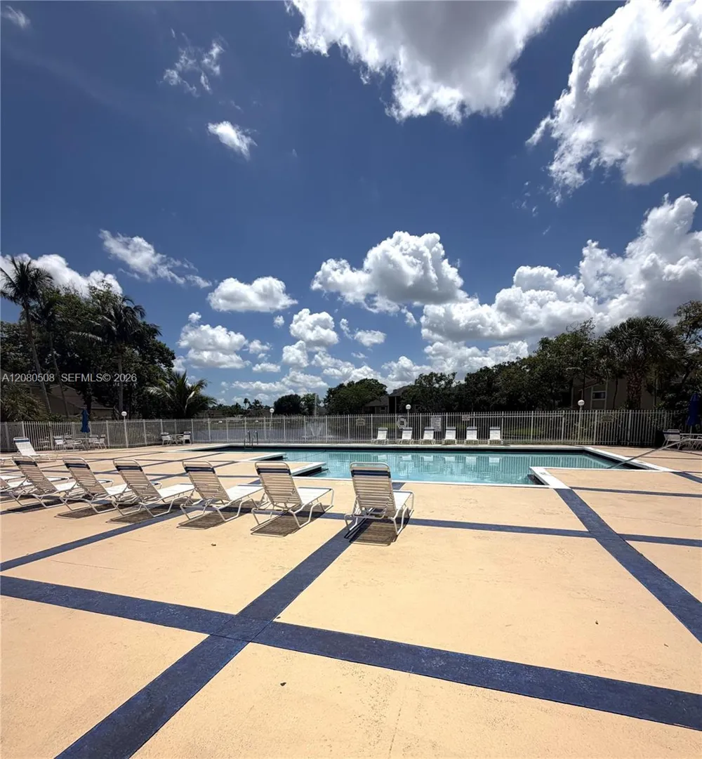351 Palm Way #303 Pembroke Pines, FL 33025