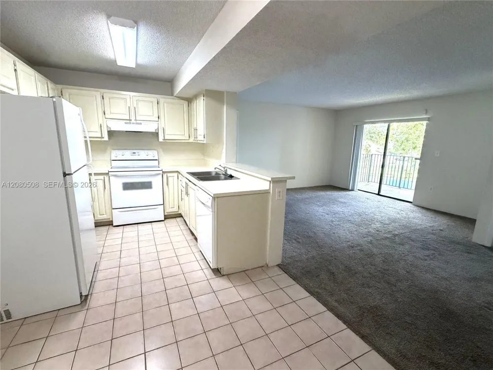 351 Palm Way #303 Pembroke Pines, FL 33025