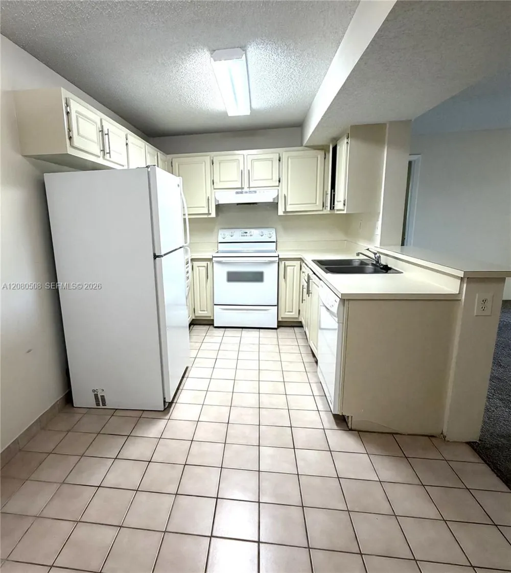 351 Palm Way #303 Pembroke Pines, FL 33025