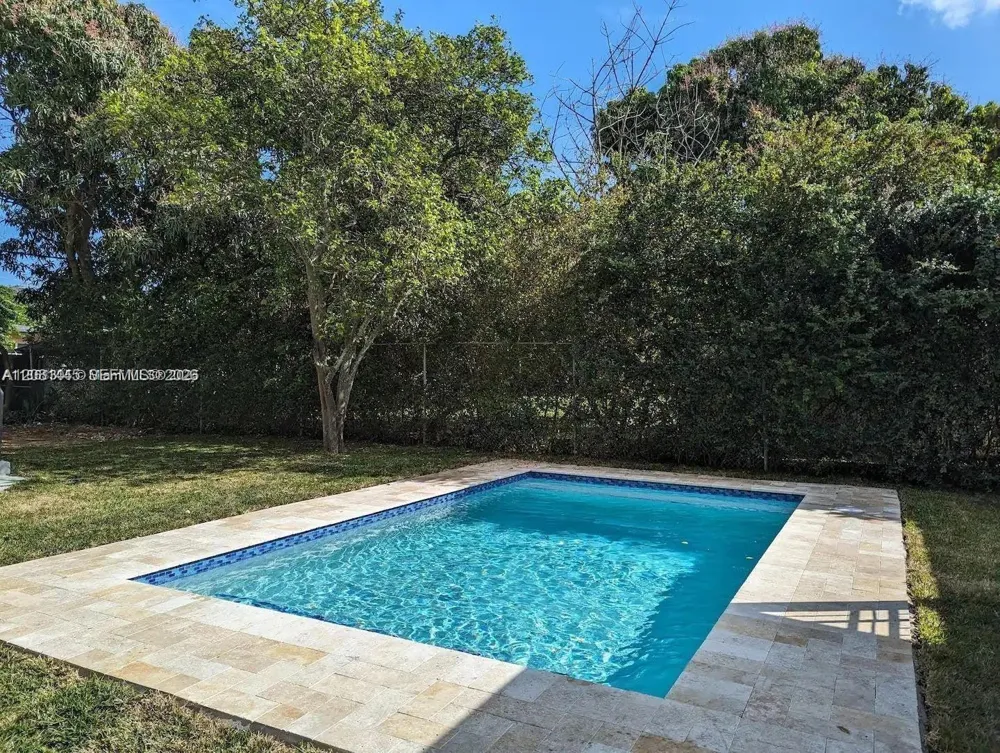 925 SW 15th Ave #. Miami, FL 33135