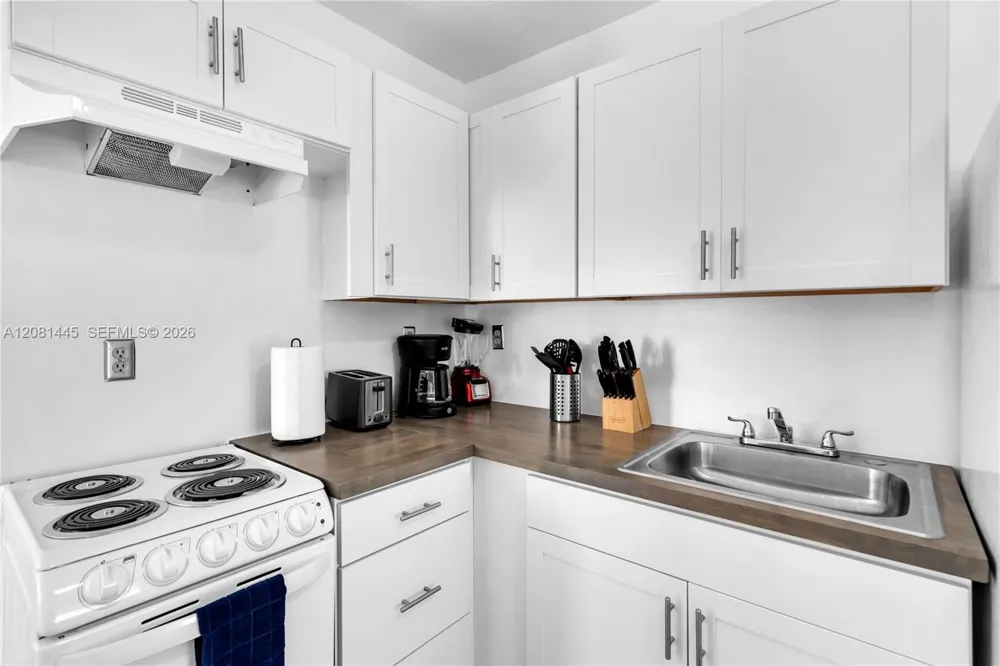 925 SW 15th Ave #. Miami, FL 33135
