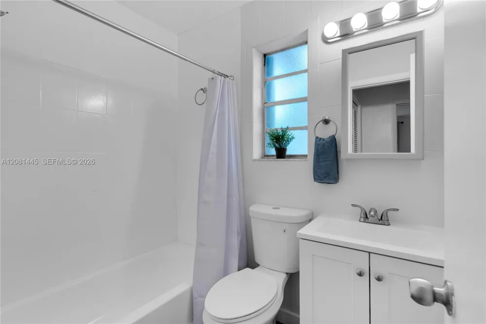 925 SW 15th Ave #. Miami, FL 33135