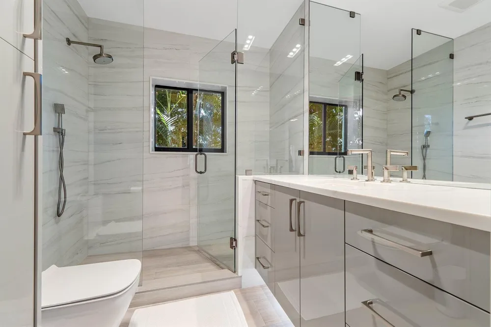 214 Chilean Avenue Palm Beach, FL 33480