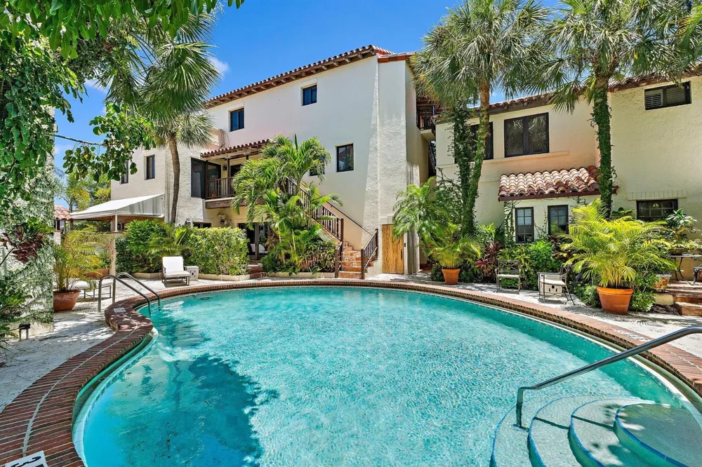 214 Chilean Avenue Palm Beach, FL 33480