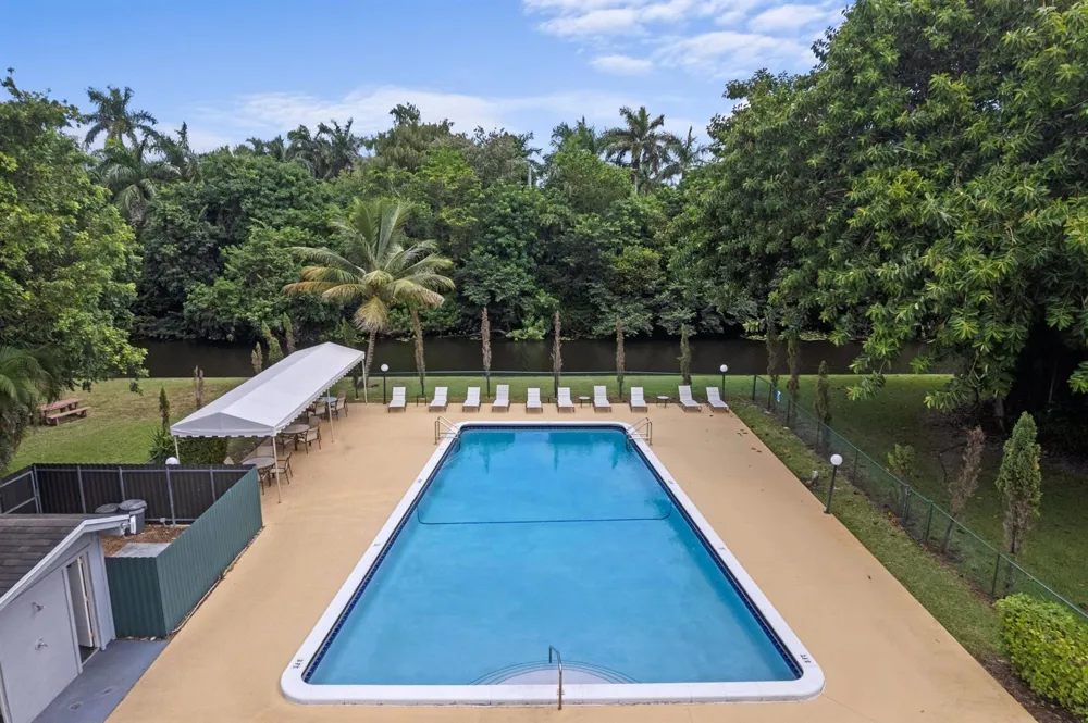 113 ROYAL PARK DRIVE #4A Oakland Park, FL 33309