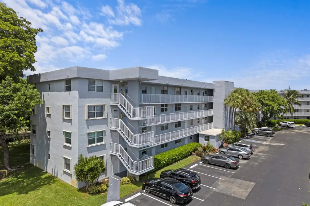 113 ROYAL PARK DRIVE #4A Oakland Park, FL 33309