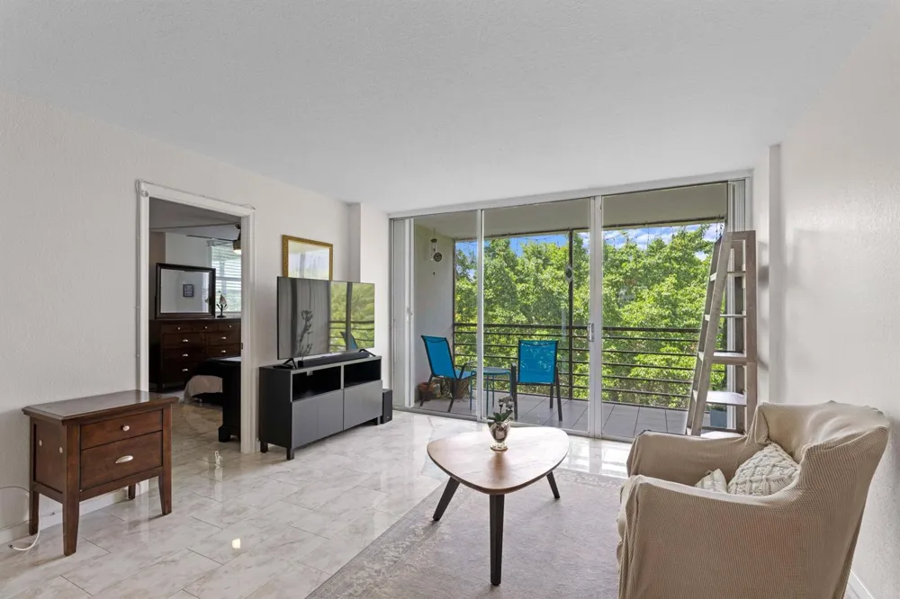 113 ROYAL PARK DRIVE #4A Oakland Park, FL 33309