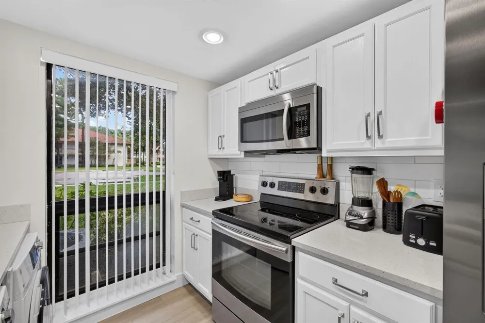 124 BRACKENWOOD ROAD #124 Palm Beach Gardens, FL 33418