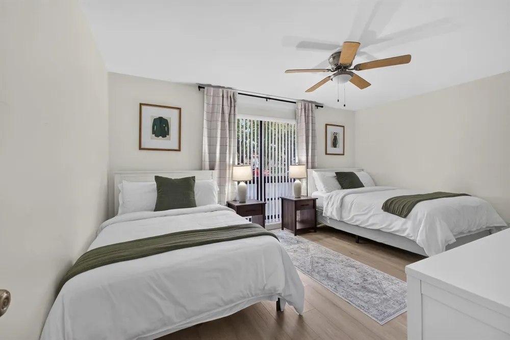 124 BRACKENWOOD ROAD #124 Palm Beach Gardens, FL 33418