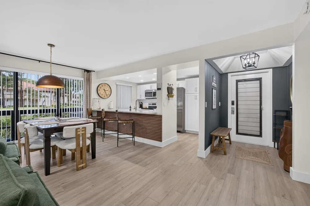 124 BRACKENWOOD ROAD #124 Palm Beach Gardens, FL 33418