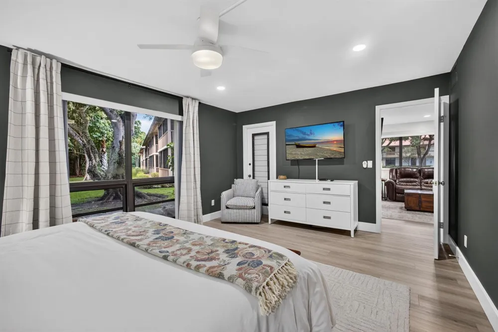 124 BRACKENWOOD ROAD #124 Palm Beach Gardens, FL 33418