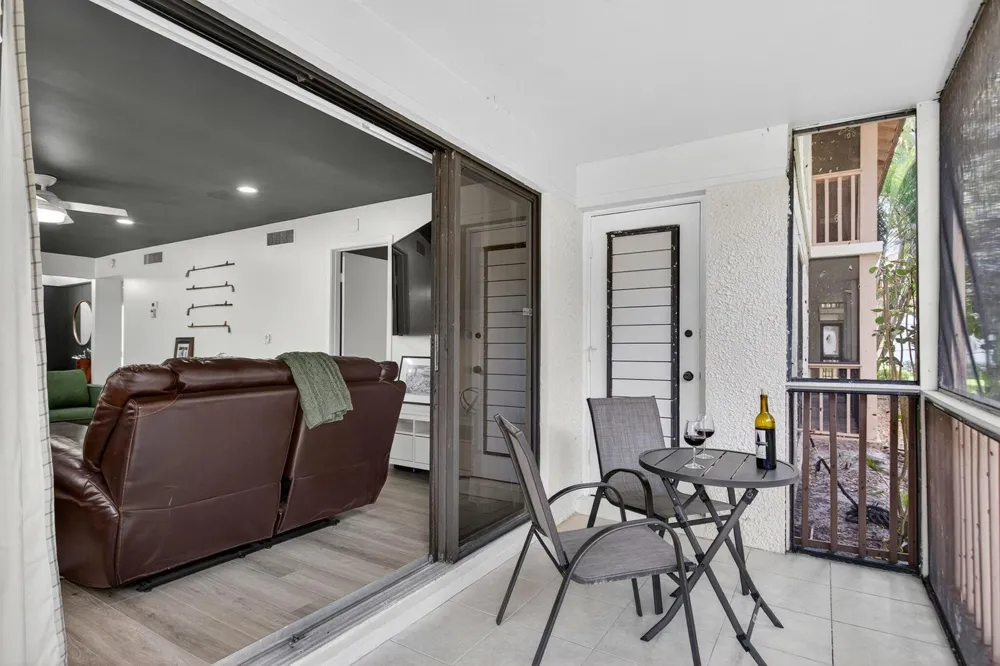 124 BRACKENWOOD ROAD #124 Palm Beach Gardens, FL 33418