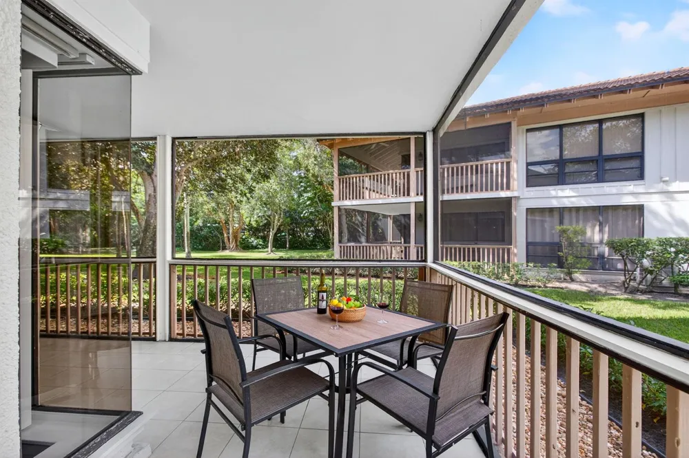 124 BRACKENWOOD ROAD #124 Palm Beach Gardens, FL 33418