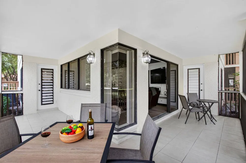 124 BRACKENWOOD ROAD #124 Palm Beach Gardens, FL 33418