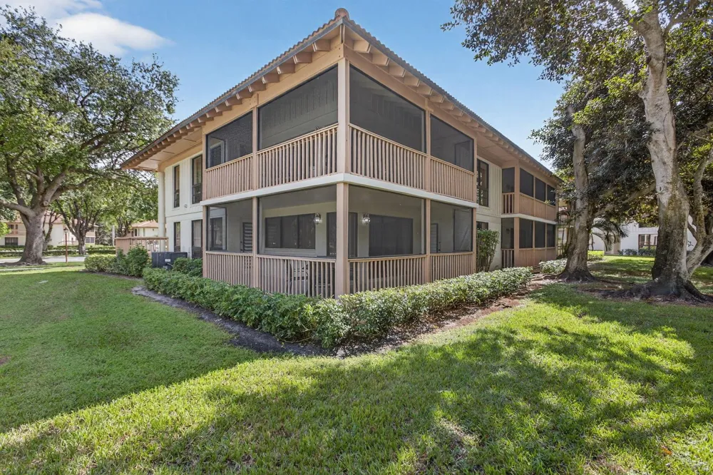 124 BRACKENWOOD ROAD #124 Palm Beach Gardens, FL 33418