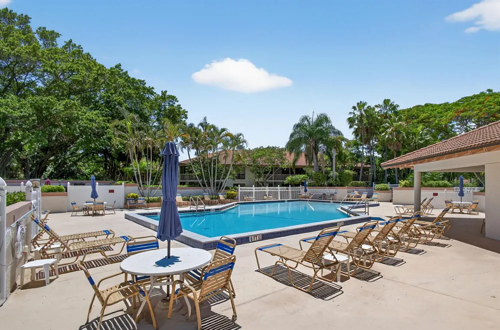 124 BRACKENWOOD ROAD #124 Palm Beach Gardens, FL 33418