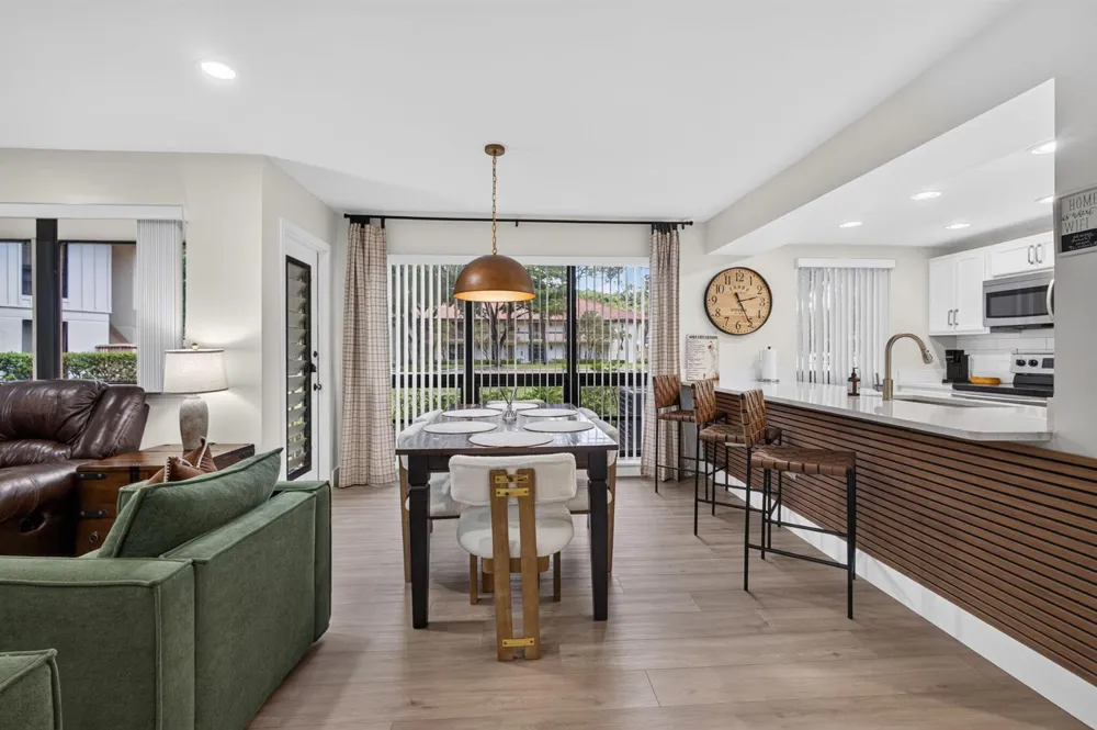 124 BRACKENWOOD ROAD #124 Palm Beach Gardens, FL 33418