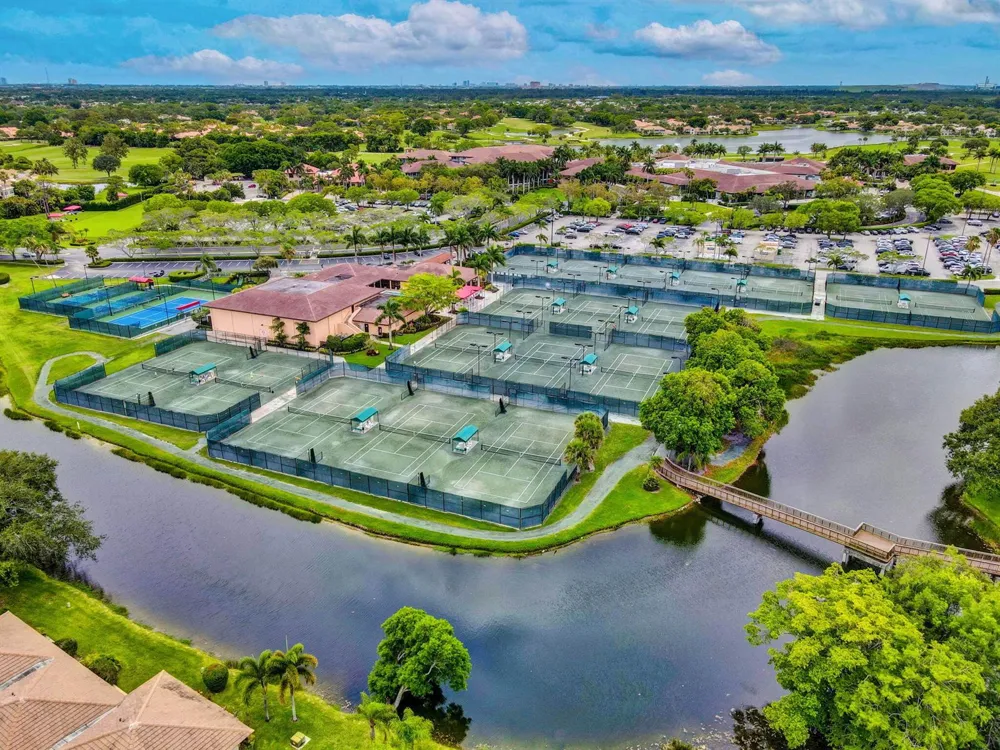 124 BRACKENWOOD ROAD #124 Palm Beach Gardens, FL 33418