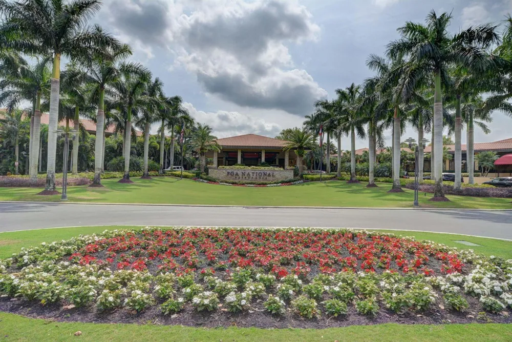 124 BRACKENWOOD ROAD #124 Palm Beach Gardens, FL 33418