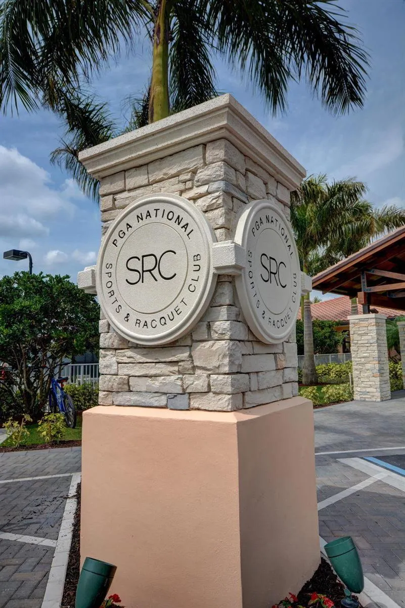 124 BRACKENWOOD ROAD #124 Palm Beach Gardens, FL 33418
