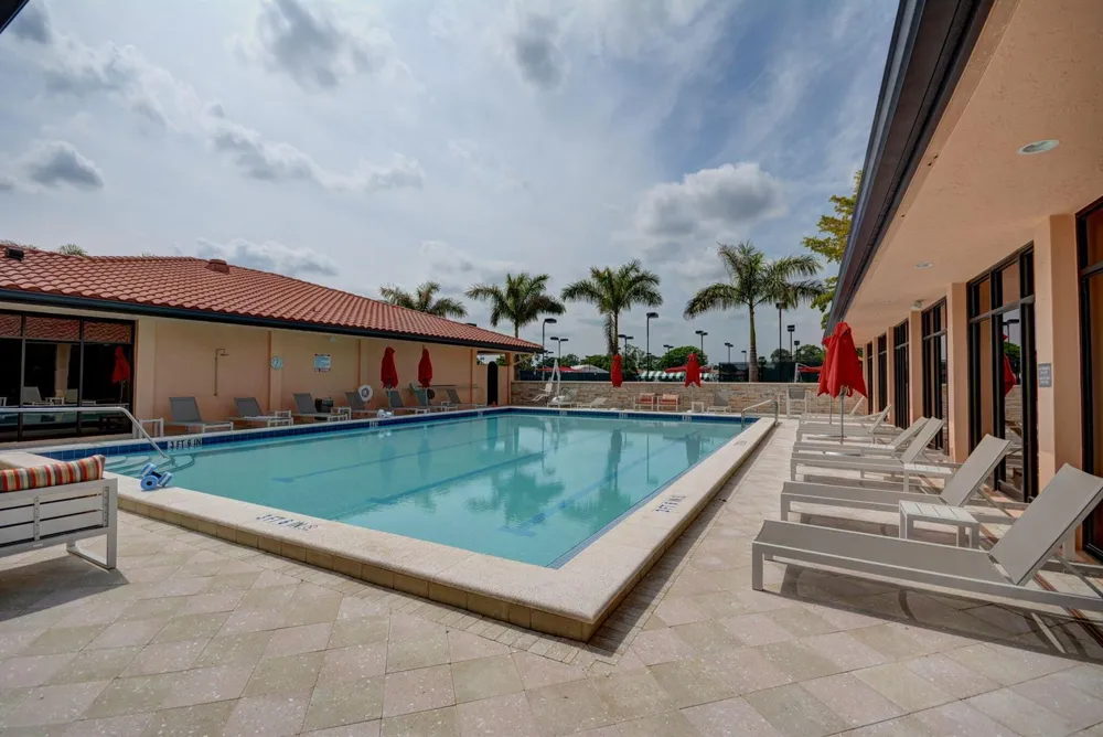 124 BRACKENWOOD ROAD #124 Palm Beach Gardens, FL 33418