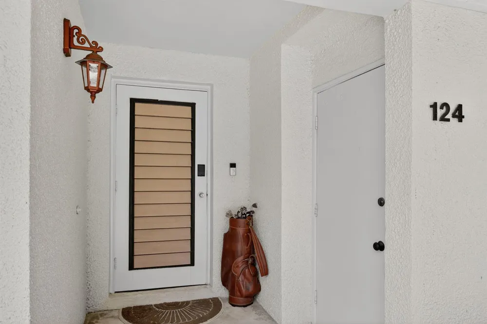 124 BRACKENWOOD ROAD #124 Palm Beach Gardens, FL 33418