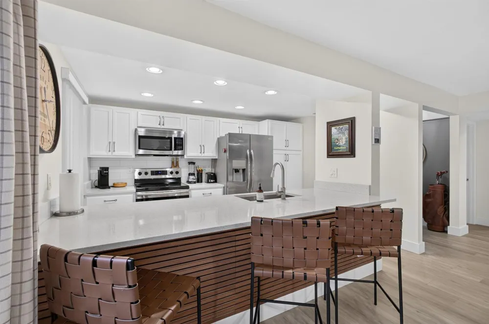 124 BRACKENWOOD ROAD #124 Palm Beach Gardens, FL 33418