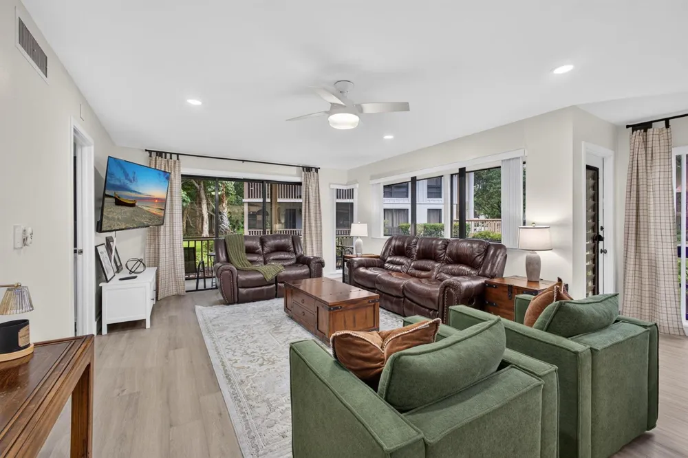 124 BRACKENWOOD ROAD #124 Palm Beach Gardens, FL 33418