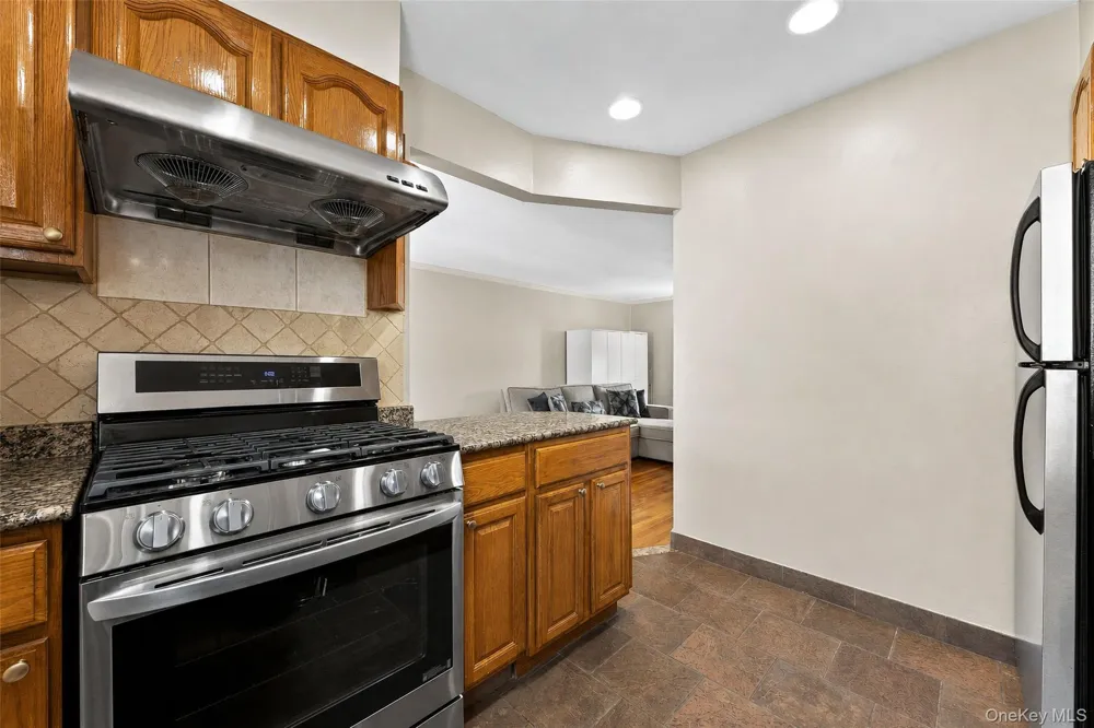 68-01 Bell Boulevard #Upper Bayside, NY 11364