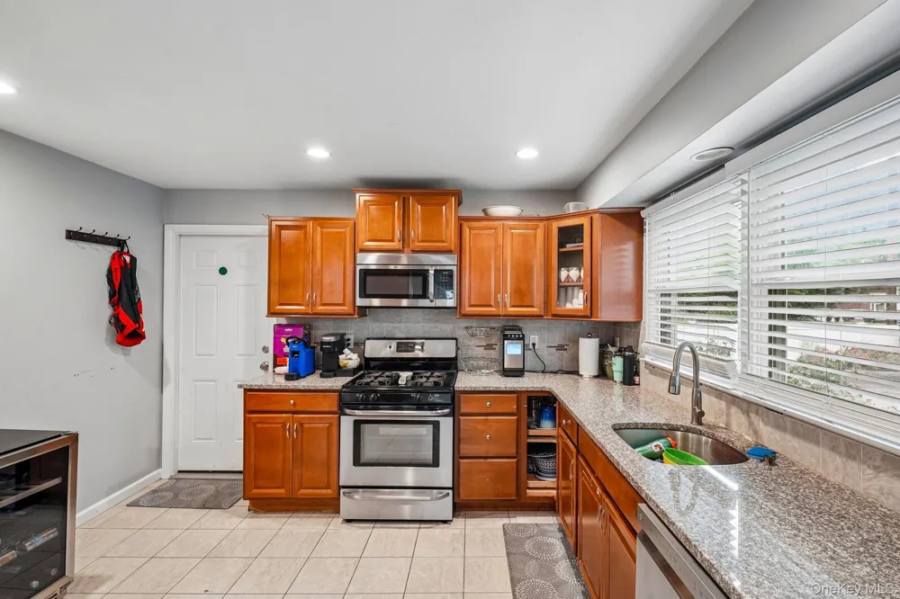 27 Pierce Street Nanuet, NY 10954
