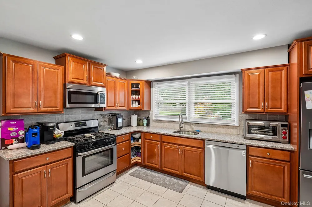 27 Pierce Street Nanuet, NY 10954