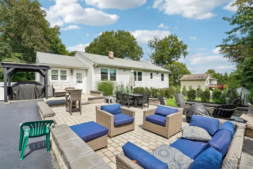 27 Pierce Street Nanuet, NY 10954