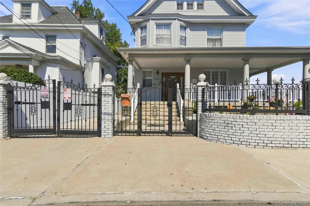 27-17 Ericsson Street East Elmhurst, NY 11369