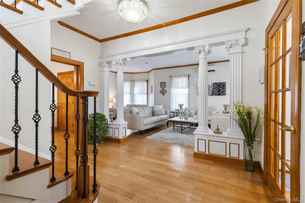 27-17 Ericsson Street East Elmhurst, NY 11369